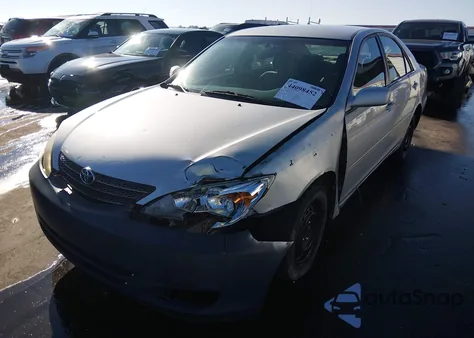 2004 Toyota Camry Le z USA, uszkodzony, nr VIN 4T1BE32K64U875233